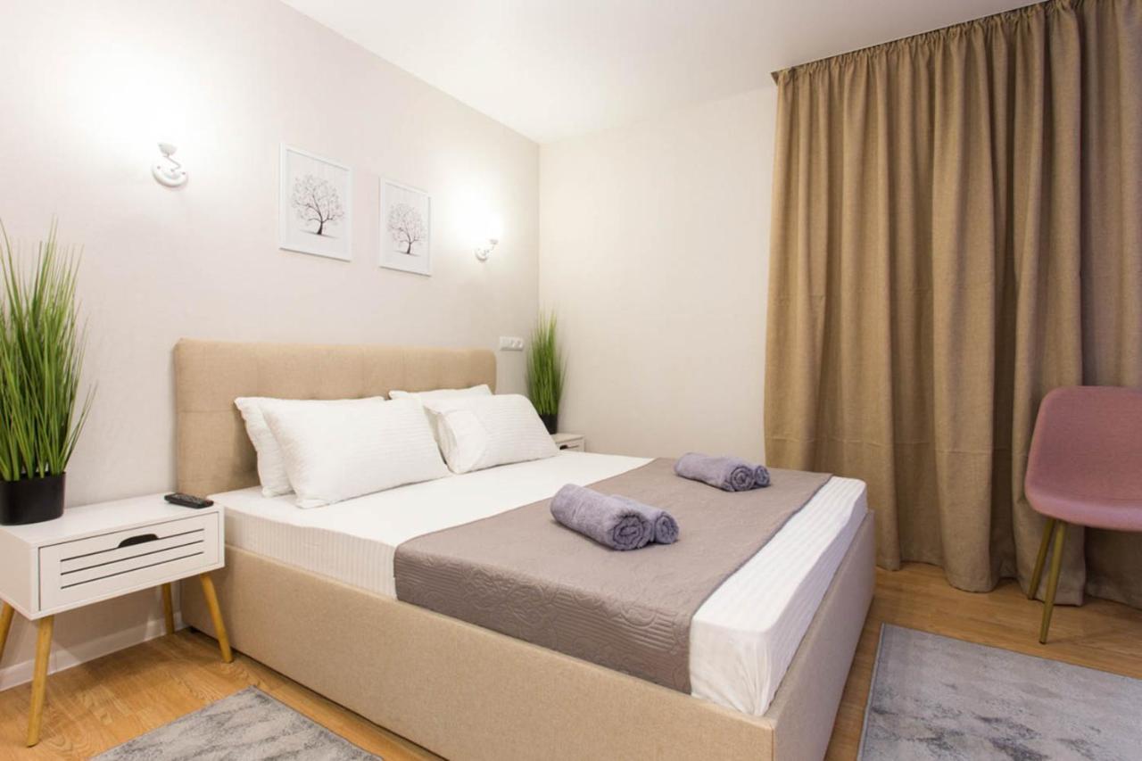 Apartment In The City Center - Gimnasiyna Naberezhna 24A-1 Carcóvia Exterior foto